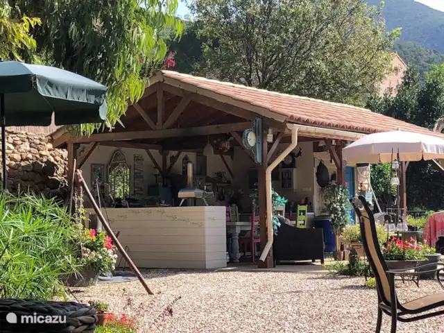 Maison d'Izzy huren in Frankrijk, Hérault, Roquebrun - vakantiehuis buitenkeuken