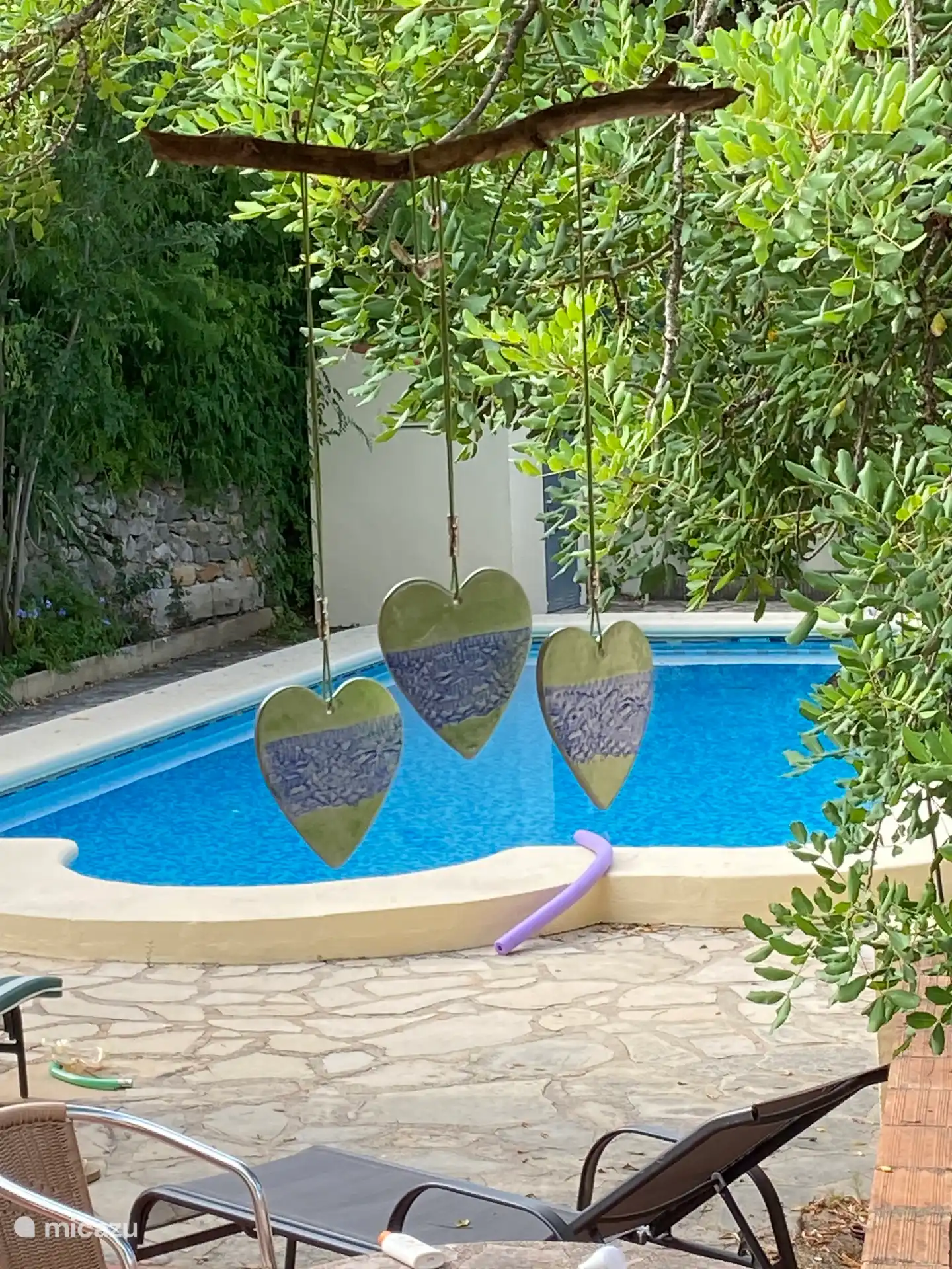 Casa Virginia verf&#252;gt &#252;ber viele Terrassen, die sich mehr oder weniger im Erdgeschoss befinden. Sie k&#246;nnen sich den Pool ansehen und zu ihm hin&#252;bergehen, um ein Bad zu nehmen