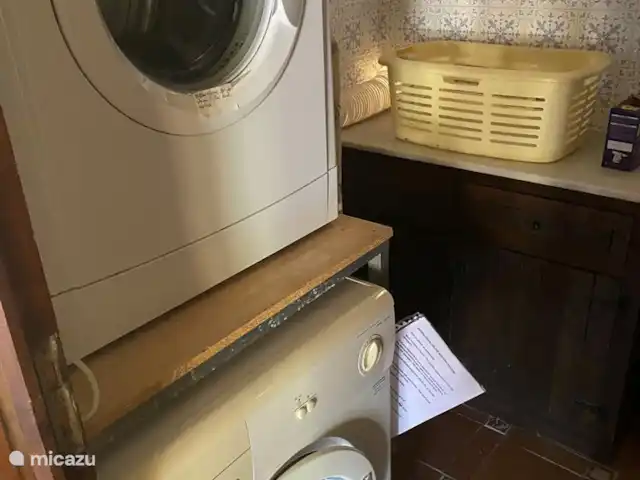 Casa Virginia huren in Spanje, Costa Blanca, Orba - vakantiehuis Casa Virginia beschikt over wasmachine en droger. In deze ruimte is ook een 3e WC aanwezig voor de gasten
