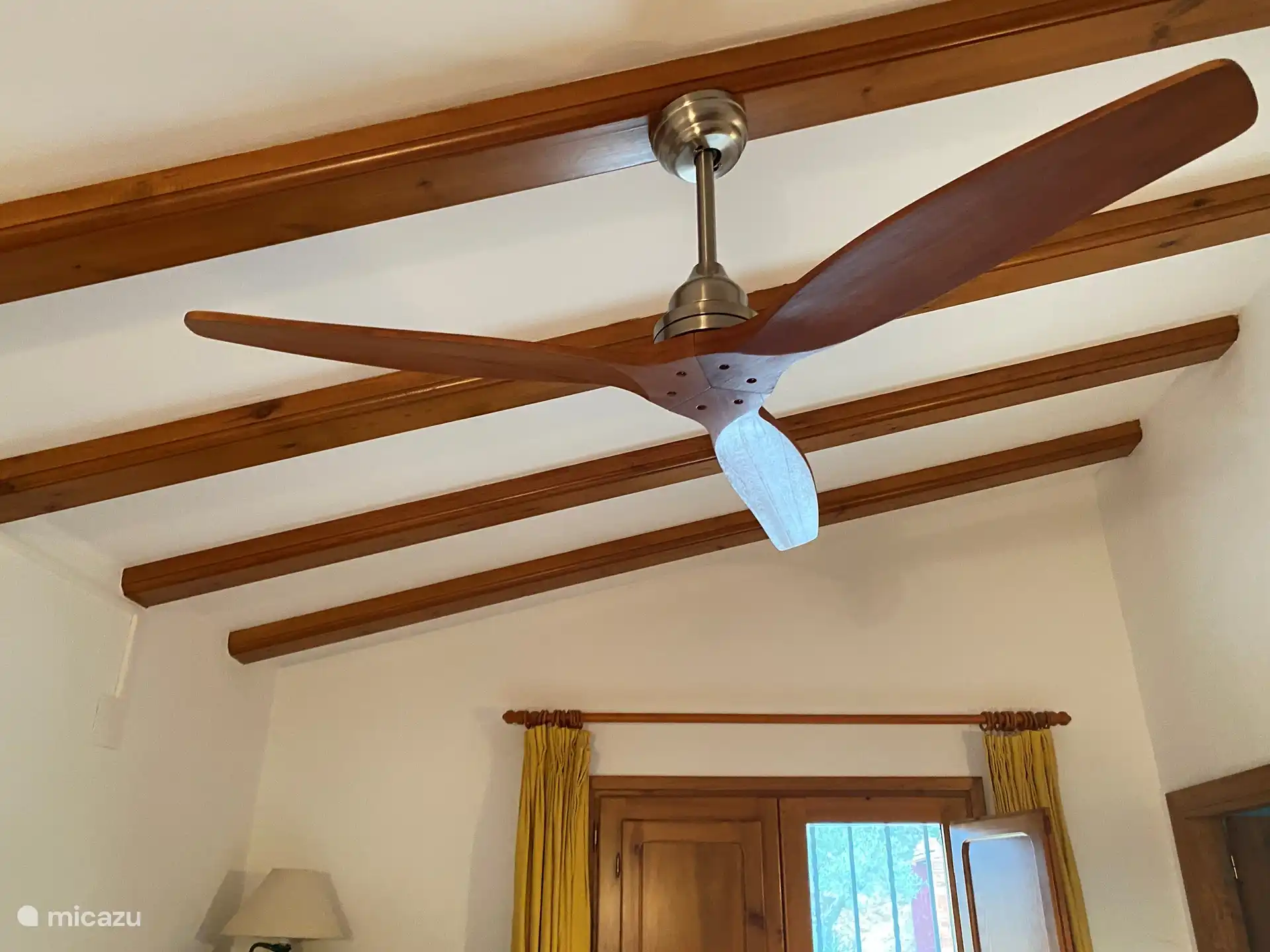 Beide Schlafzimmer verf&#252;gen &#252;ber leise Ventilatoren, die die gesamten Schlafzimmer mit frischer Luft versorgen. 