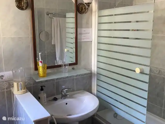 Casa Virginia huren in Spanje, Costa Blanca, Orba - vakantiehuis Badkamer met wc en bad