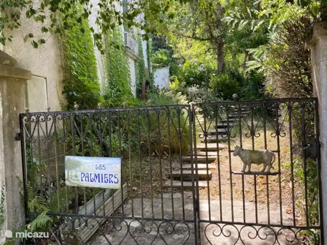vakantiehuis huren in Frankrijk, Tarn-et-Garonne, Laguepie – Les Palmiers Ingang voorkant. Aan de achterkant toegang en parking voor 4 auto's