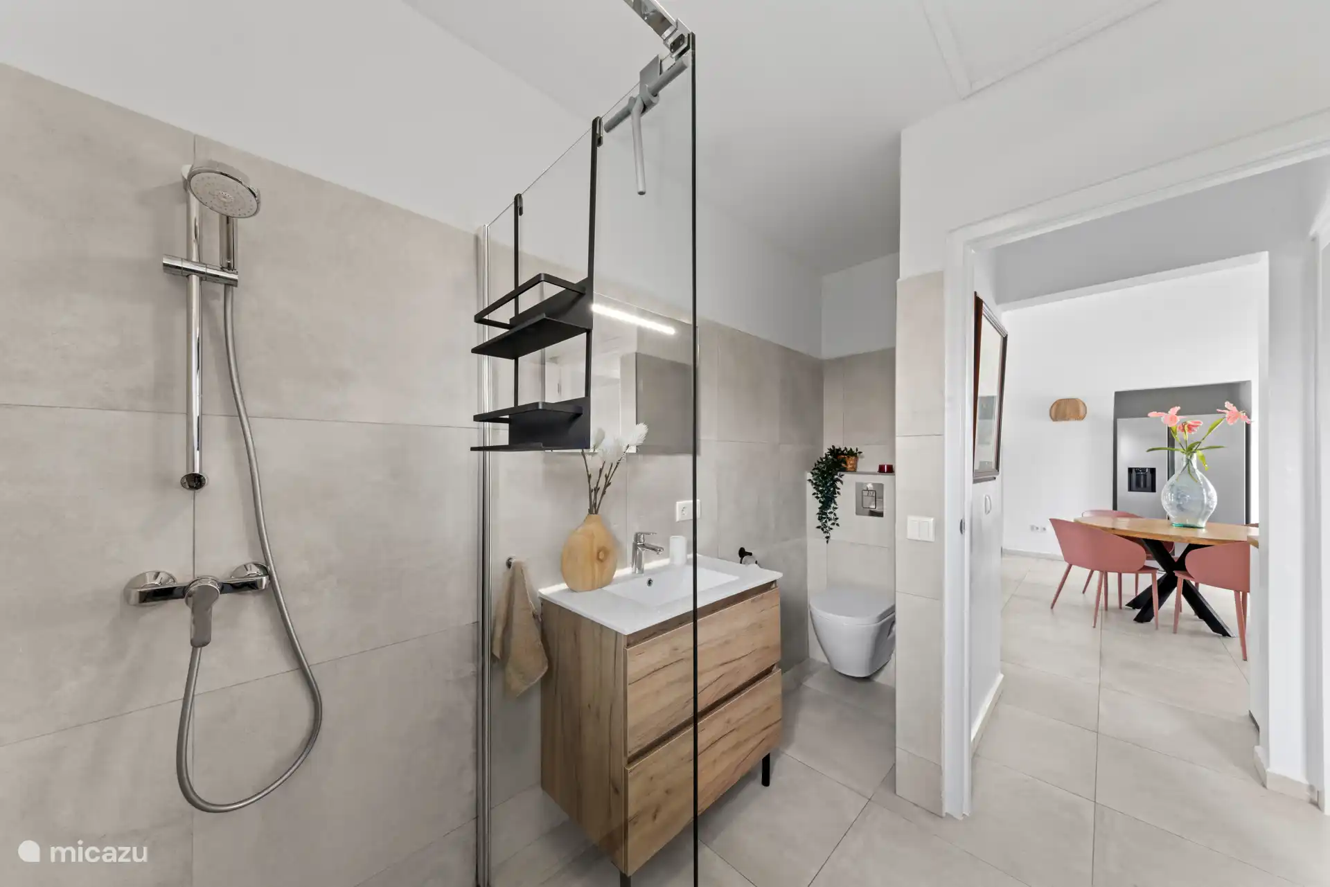 Gedeelde badkamer slaapkamer 2&3