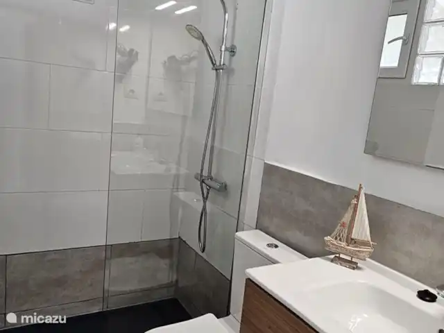 casa lisa en España, Fuerteventura, Corralejo - apartamento Ducha