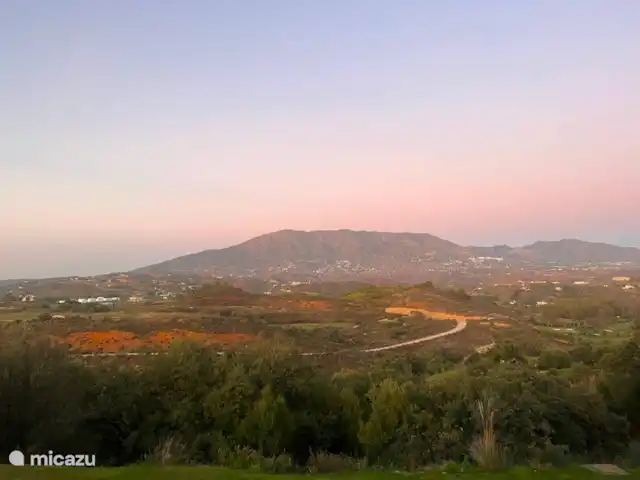 Hip appartement - Casa Mijas -Málaga huren in Spanje, Costa del Sol, La Cala de Mijas - appartement Op de achtergrond Sierra Mijas waar je prachtige wandelingen kunt maken.