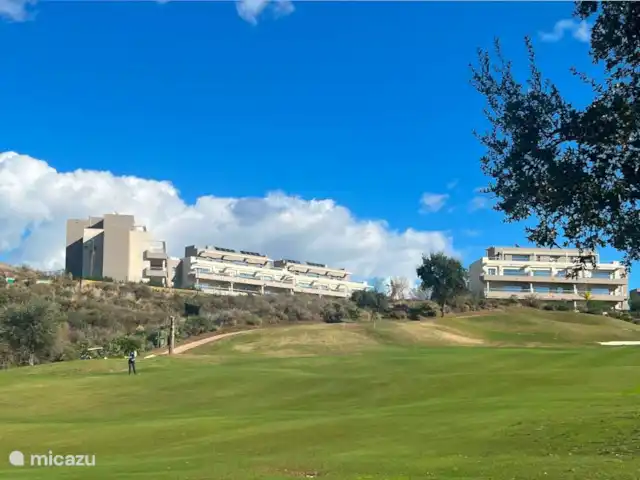 Hip appartement - Casa Mijas -Málaga huren in Spanje, Costa del Sol, La Cala de Mijas - appartement Uitzicht vanaf de golfbaan naar Casa Mijas.