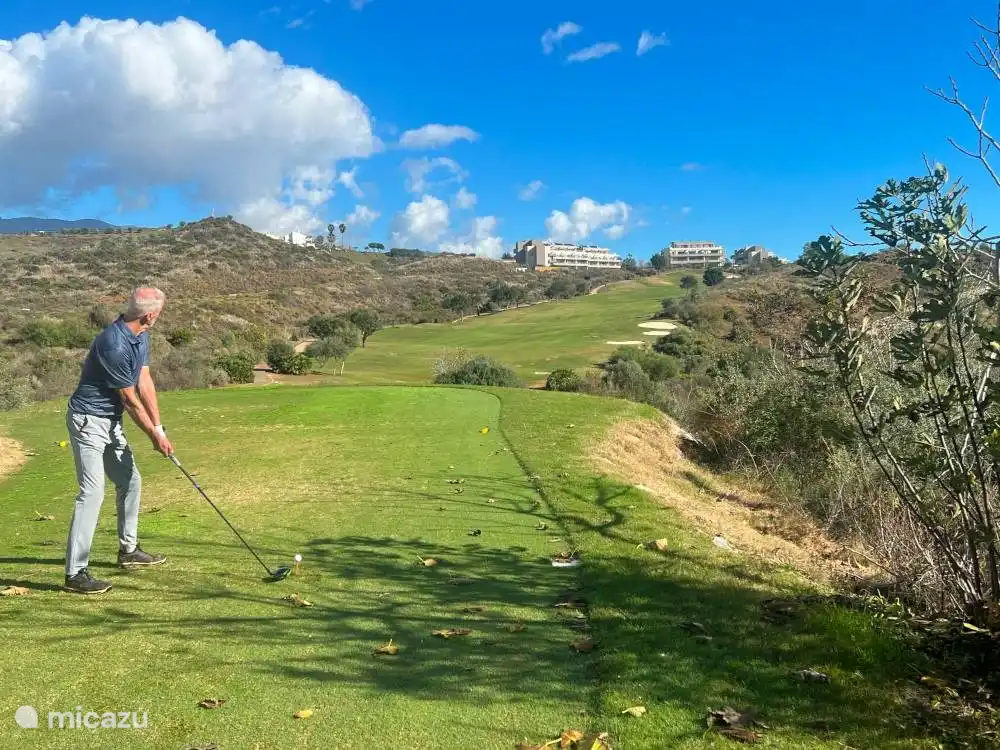 Und magst du Golf? Costa del Sol wird auch Costa del Golf genannt.