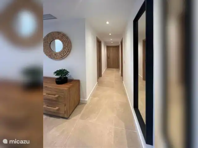 Hip appartement - Casa Mijas -Málaga huren in Spanje, Costa del Sol, La Cala de Mijas - appartement De gang naar de slaapkamers.