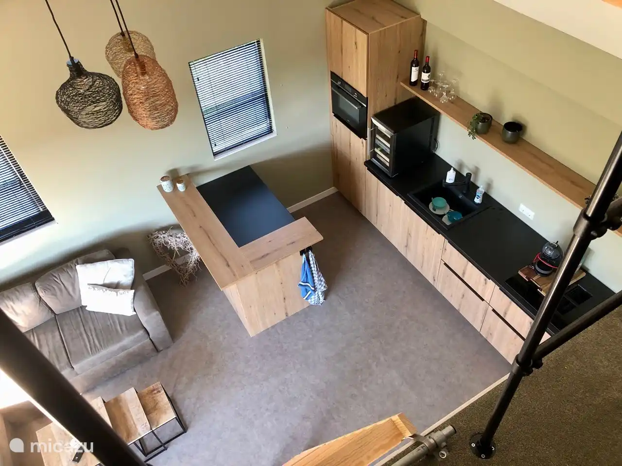 Blick vom Dachboden/Schlafzimmer in Richtung Küche