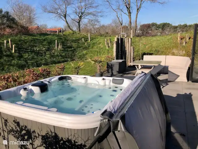 Entre les collines du vieux village | Pays-Bas, Hollande méridionale, Ouddorp - maison de vacances Le jacuzzi peut être loué en supplément