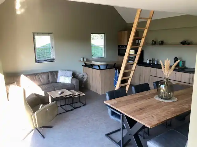 Entre les collines du vieux village | Pays-Bas, Hollande méridionale, Ouddorp - maison de vacances Vue de l'intérieur du salon/cuisine