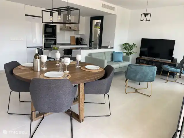 Apartamento Playa Magnolia (Arenal) en España, Costa Blanca, Jávea - apartamento El salón es amplio y está equipado con todas las comodidades.
