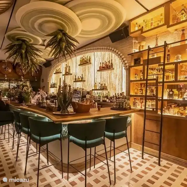 The most modern restaurants and bars within walking distance