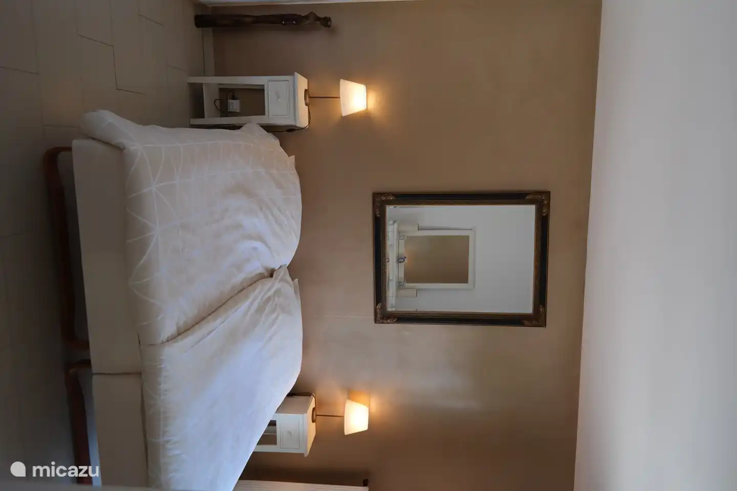 Das Hauptschlafzimmer mit eigenem Bad und angrenzendem Ankleideraum