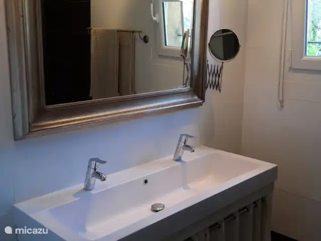 Maison Merle | France, Var, Moissac-Bellevue - villa Salle de bain avec double vasque