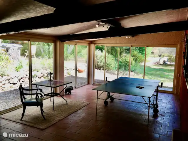 Maison Merle | France, Var, Moissac-Bellevue - villa Le studio multifonctionnel avec table de ping-pong