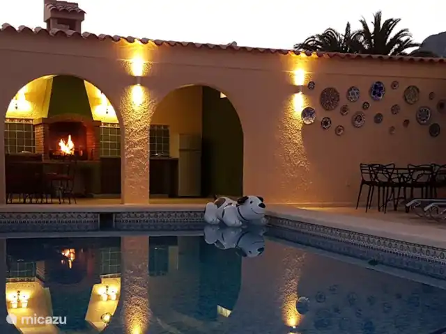Casa Mi Pajobe (2 chambres/max 4 pers) | Espagne, Costa Blanca, Benidorm - villa Le joyau de Casa Mi Pajobe est la cuisine extérieure.