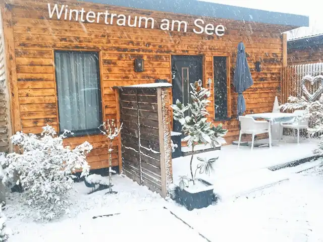 Fietsen, Hongarije, Gyor-Moson-Sopron, Fertőrákos, tiny house Superior Tinyhouse aan Neusiedlersee Ook in de winter een droom aan het meer