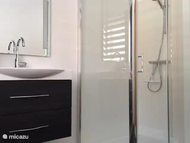 Landhaus Waldblick apartment Otmar huren in Oostenrijk, Vorarlberg, Wald am Arlberg - appartement badkamer