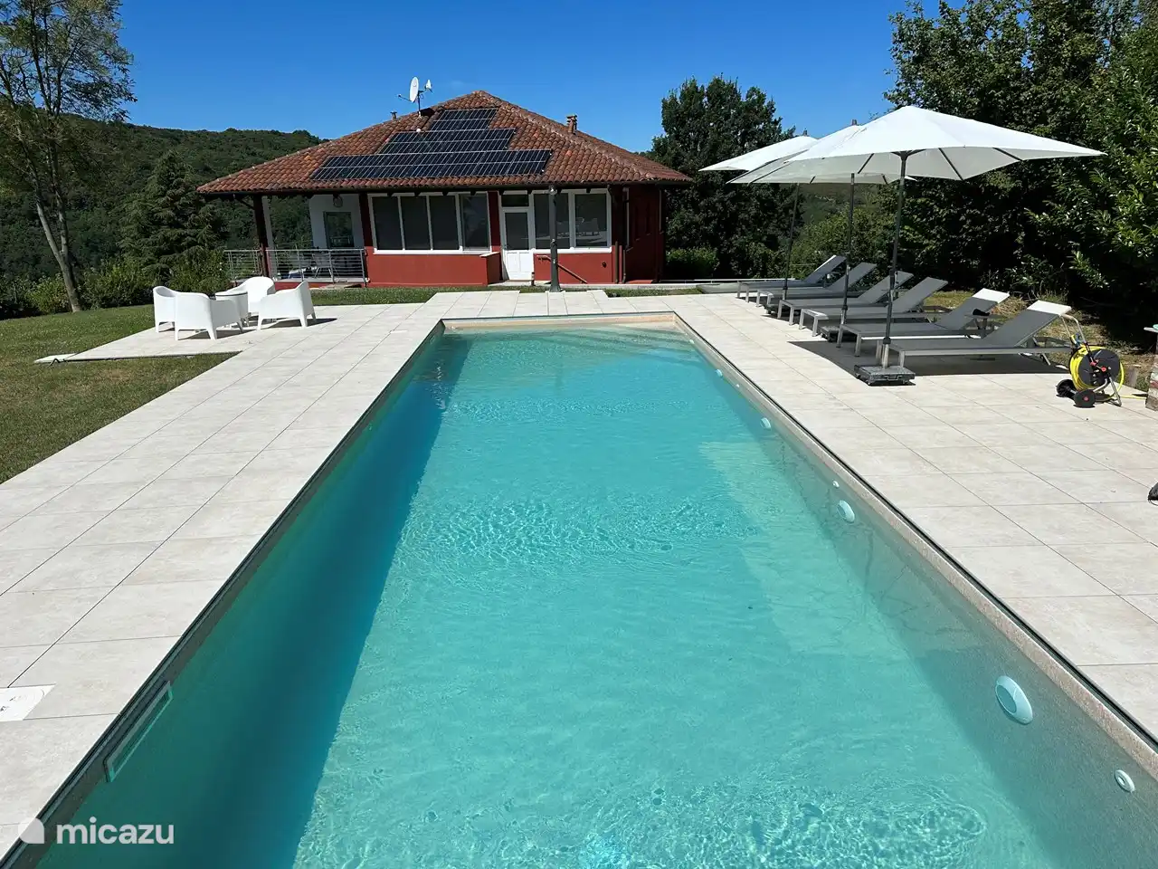 12 m langes Schwimmbad 