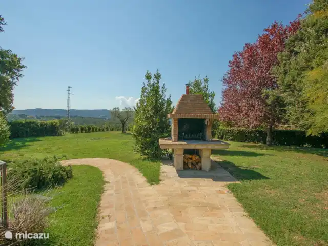 Location de Vacances Italie, Ombrie, Avigliano Umbro, villa - Ombrie du Sud, villa avec piscine privée barbecue et four extérieur à disposition pour cuisiner