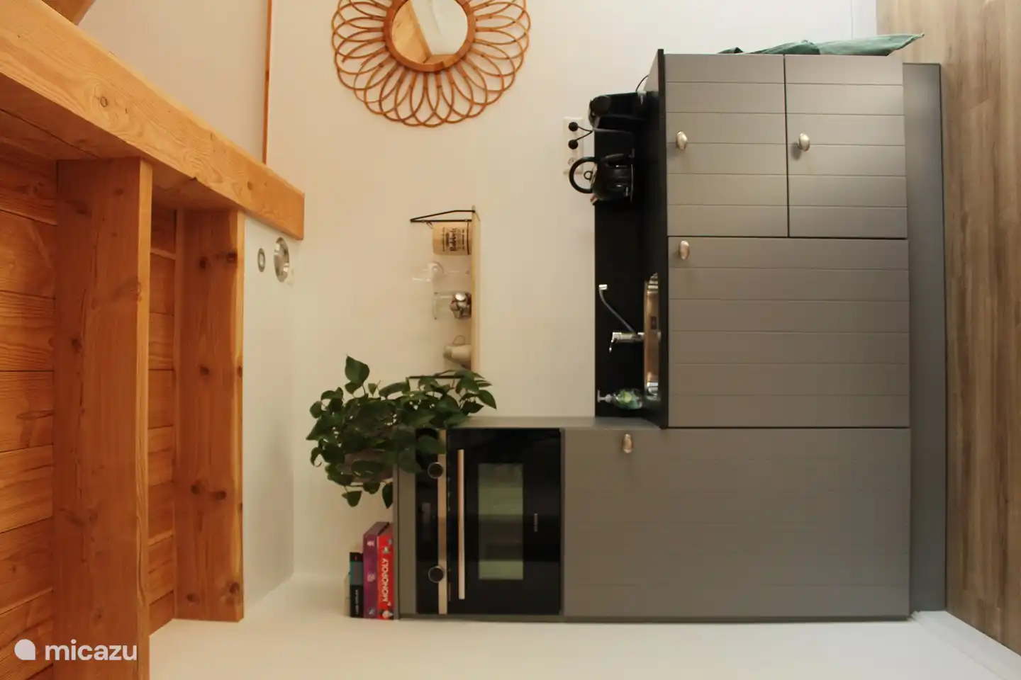 The kitchen with refrigerator, combi oven/microwave. Egg cooker, grill, coffee and tea facilities.