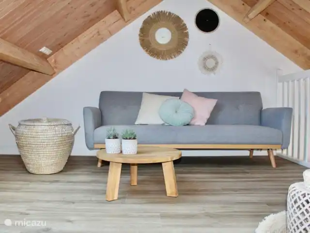Noxem bnb Scandinavian huren in Nederland, Noord-Holland, Boesingheliede - bed & breakfast De knusse zithoek is boven op de vide.