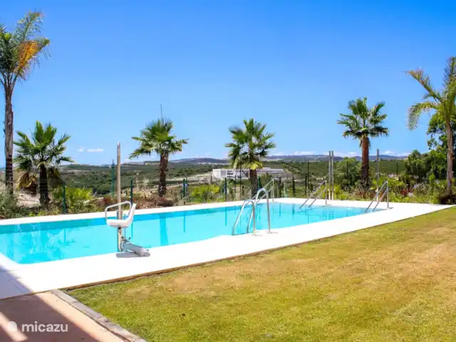 App. Stina & Rienk One80 Estepona | Espagne, Costa del Sol, Estepona - appartement au bord de la piscine avec jardin et belle vue !