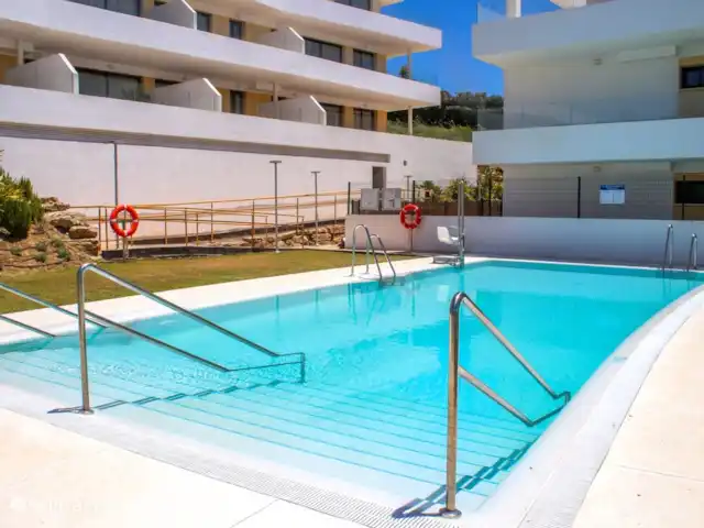 App. Stina & Rienk One80 Estepona | Espagne, Costa del Sol, Estepona - appartement Piscine avec fauteuil élévateur pour handicapés
