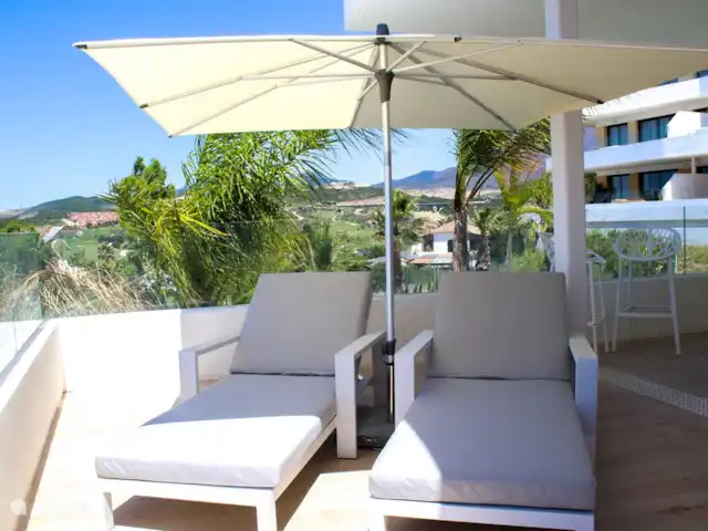 App. Stina & Rienk One80 Estepona | Espagne, Costa del Sol, Estepona - appartement de ce côté, vue sur les terrains de golf voisins d'Azata, Valle Romano et Estepona Golf