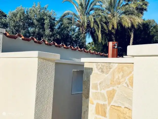 A Casa Mimosa | Espagne, Costa Blanca, Elche - villa La douche extérieure à l'italienne