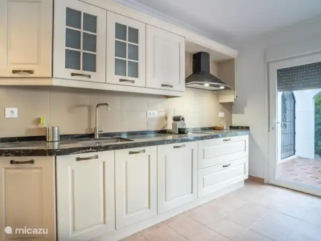 Casa Repisa en España, Andalucía, Cómpeta - villa cocina 2da parte