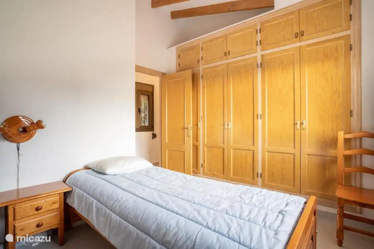 Schlafzimmer 4; 2. Teil
