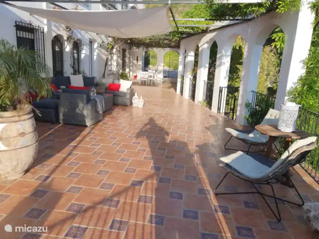 Casa Repisa en España, Andalucía, Cómpeta - villa Terraza hacia la calle