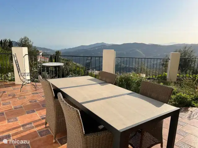 Casa Repisa en España, Andalucía, Cómpeta - villa Vista desde la terraza trasera
