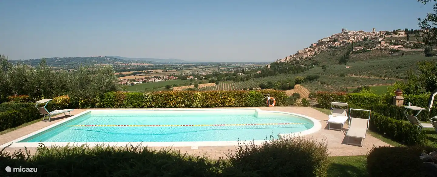 Vista desde la terraza y desde el apartamento.