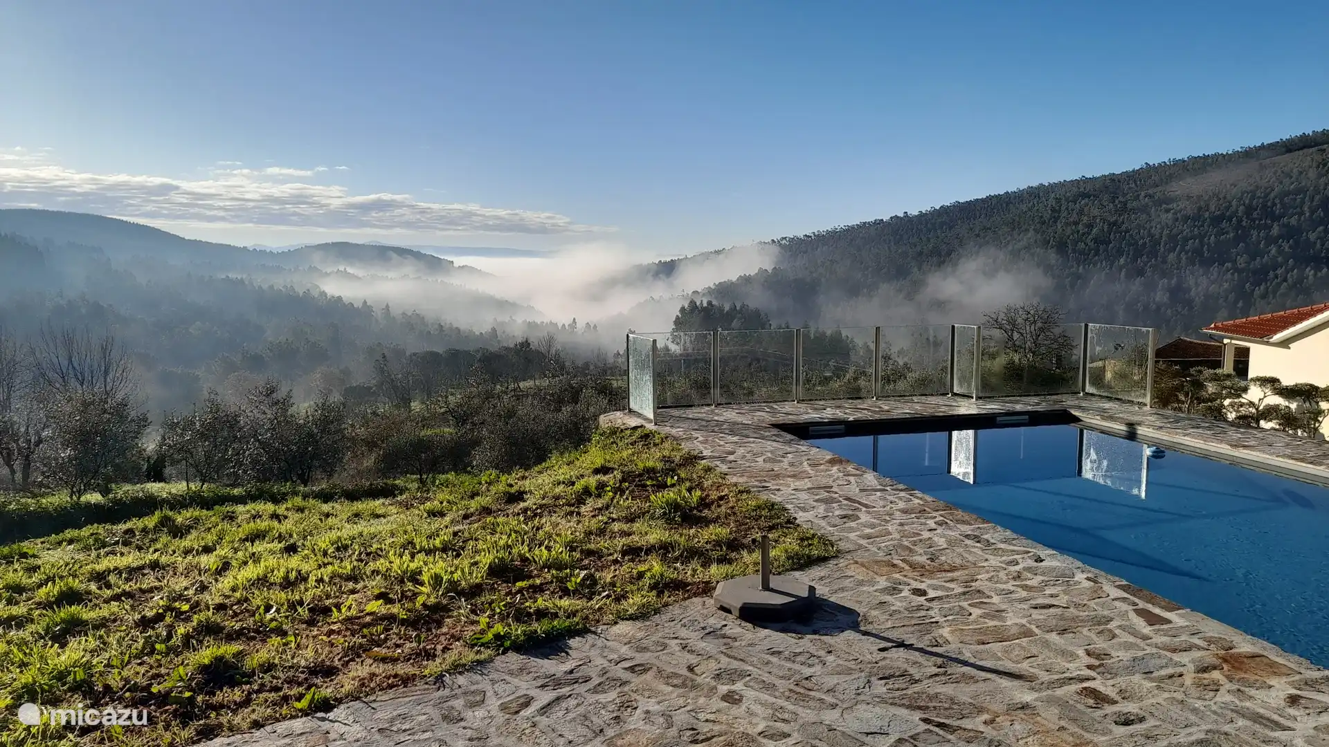 Zwembad met uitzicht