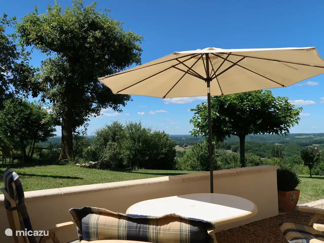 Domaine les Pins - La Figue in Frankreich, Dordogne, Nanthiat - reihenhaus