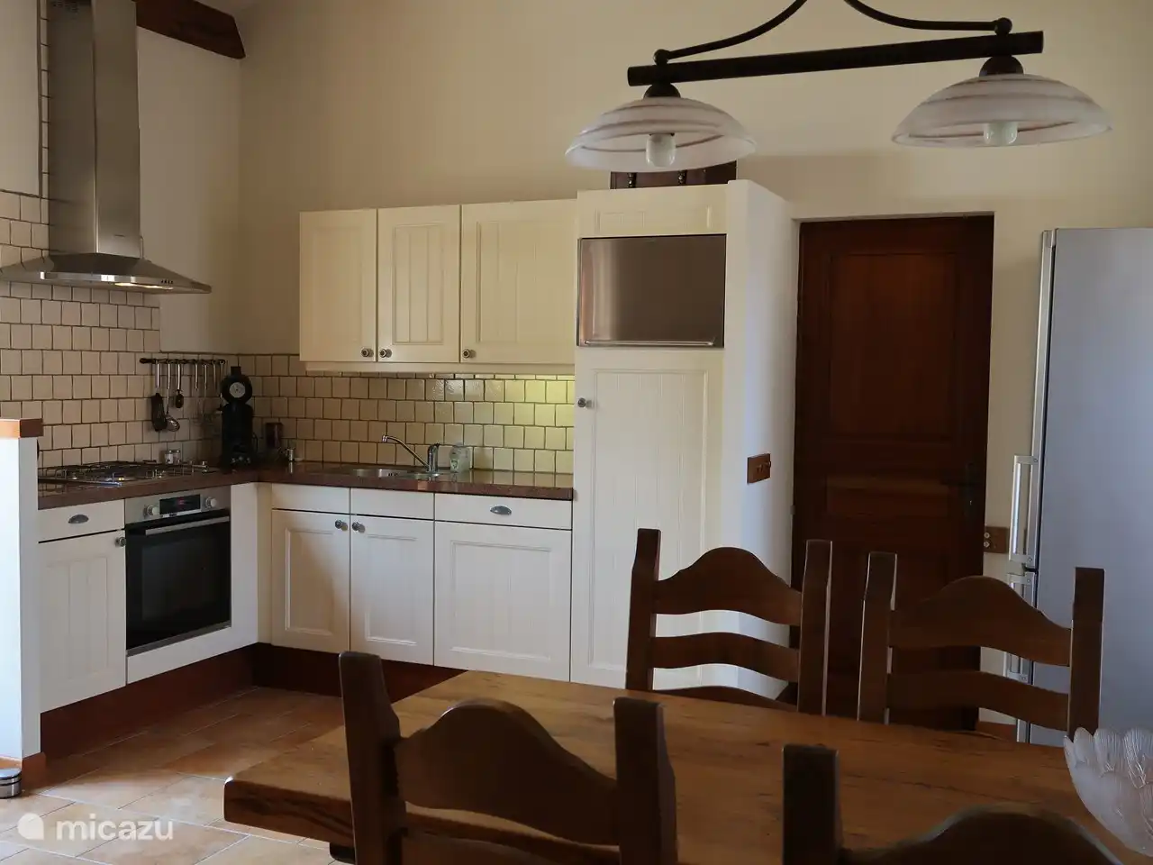 Voll ausgestattete Küche