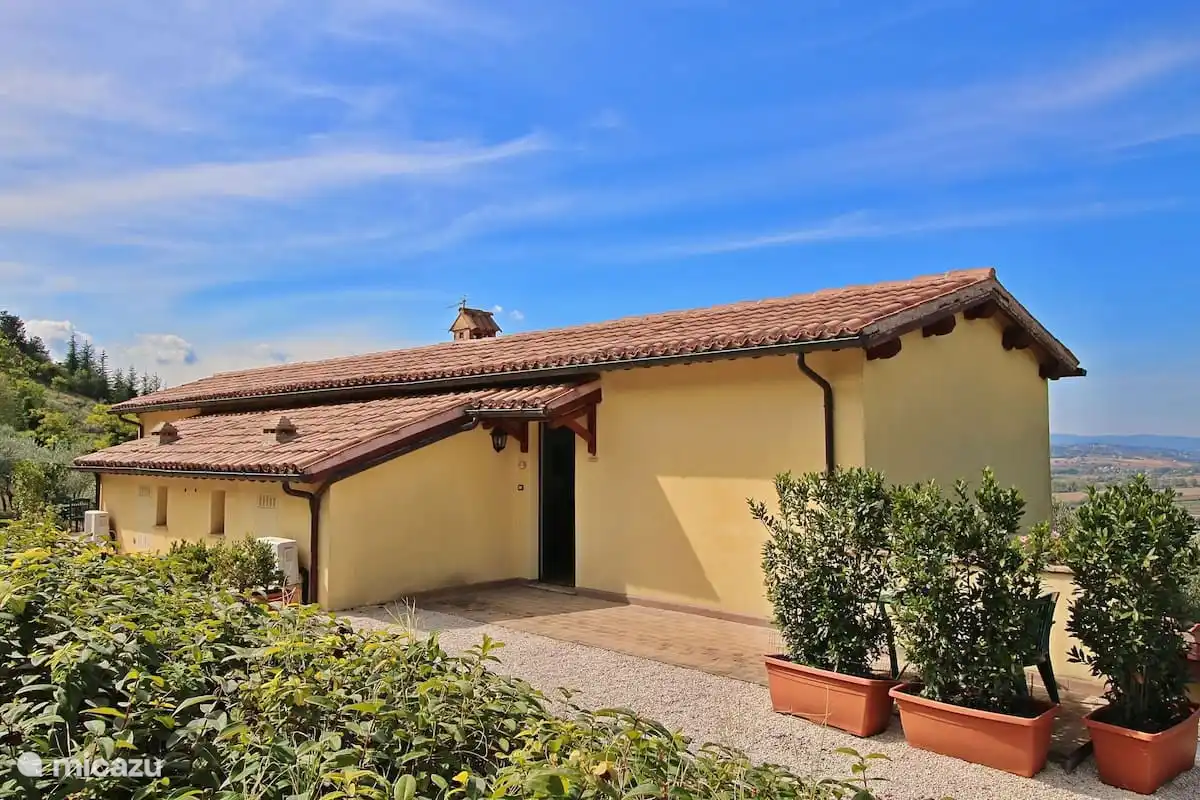 Terraza y entrada apartamento Fiordaliso