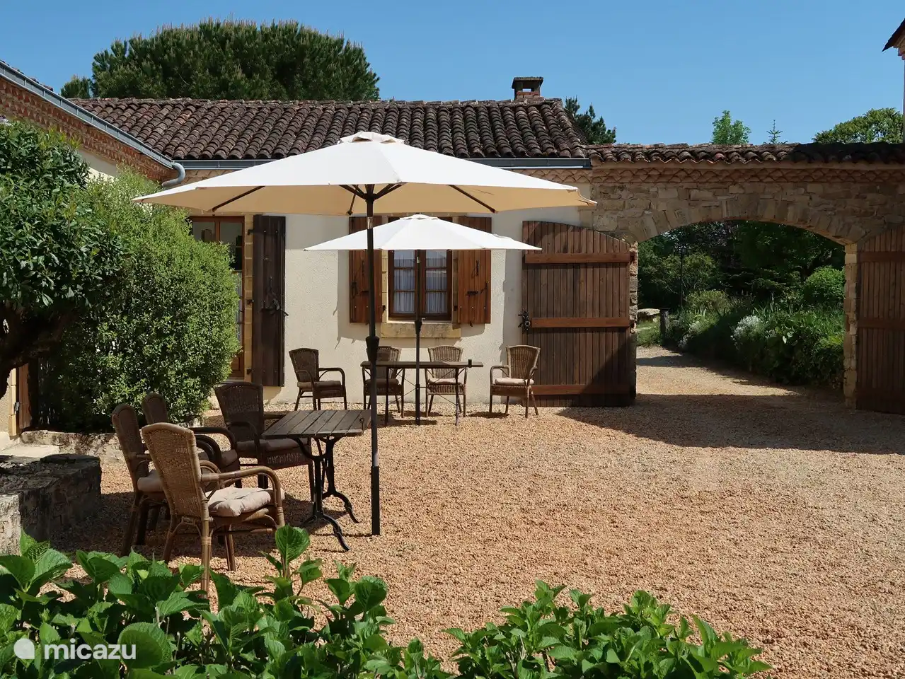 Ein Sitzplatz im Innenhof