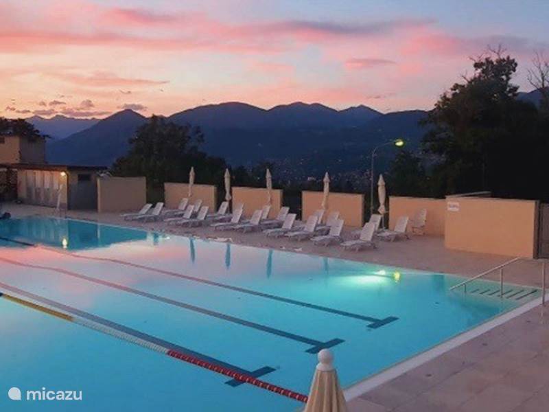 Vakantiehuis Italië, Italiaanse Meren, Brezzo di Bedero Bungalow Gerenoveerd Huis uitzicht zwembad