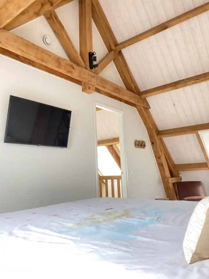 Grote slaapkamer incl. smart TV