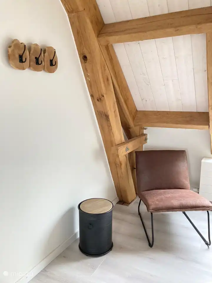 Zithoek grote slaapkamer