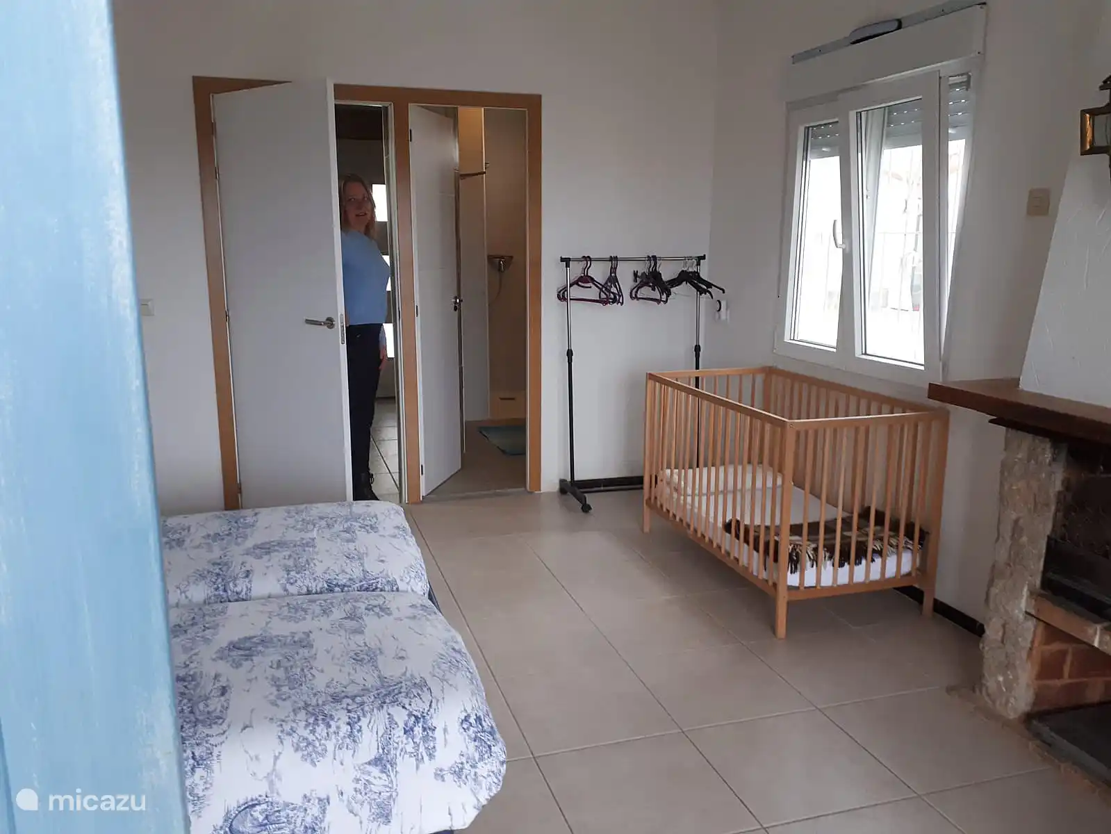 Die Master-Suite in der Villa mit eigenem Balkon und Badezimmer.