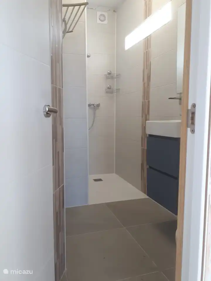 Badezimmer in der Master-Suite