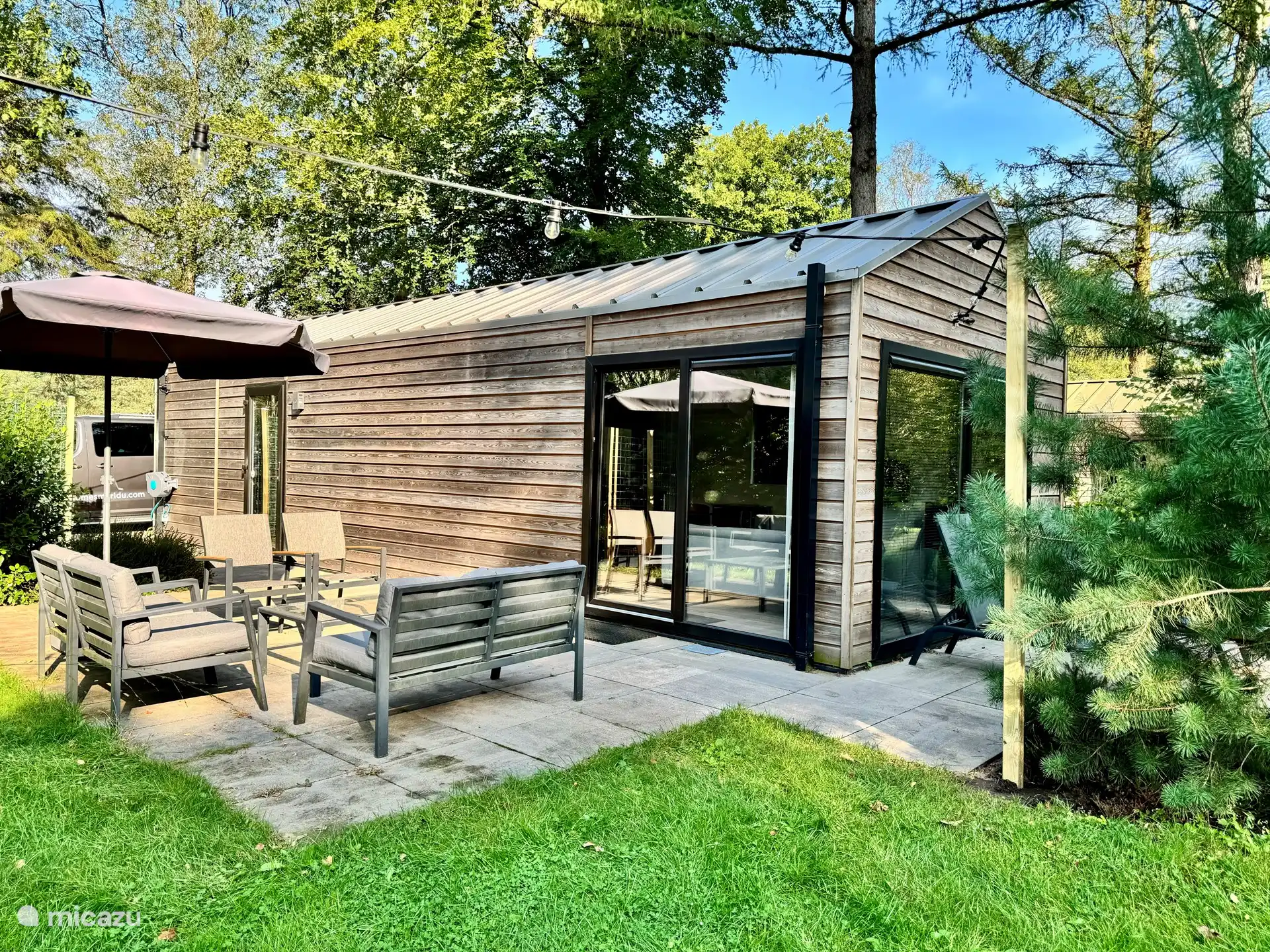 die Terrasse des Wellness-Hauses 