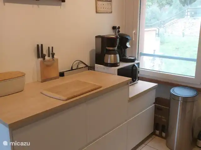 Location de Vacances Italie, Lac de Garde, Riva del Garda, appartement - Penthouse all'alba Cuisine avec plan de travail et machines à café (senseo, cafetière, dolce gusto)