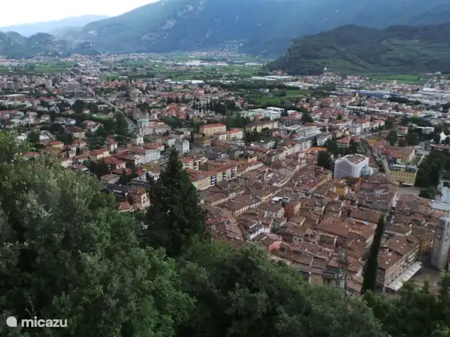 Location de Vacances Italie, Lac de Garde, Riva del Garda, appartement - Penthouse all'alba Vue sur la vallée depuis le bastion