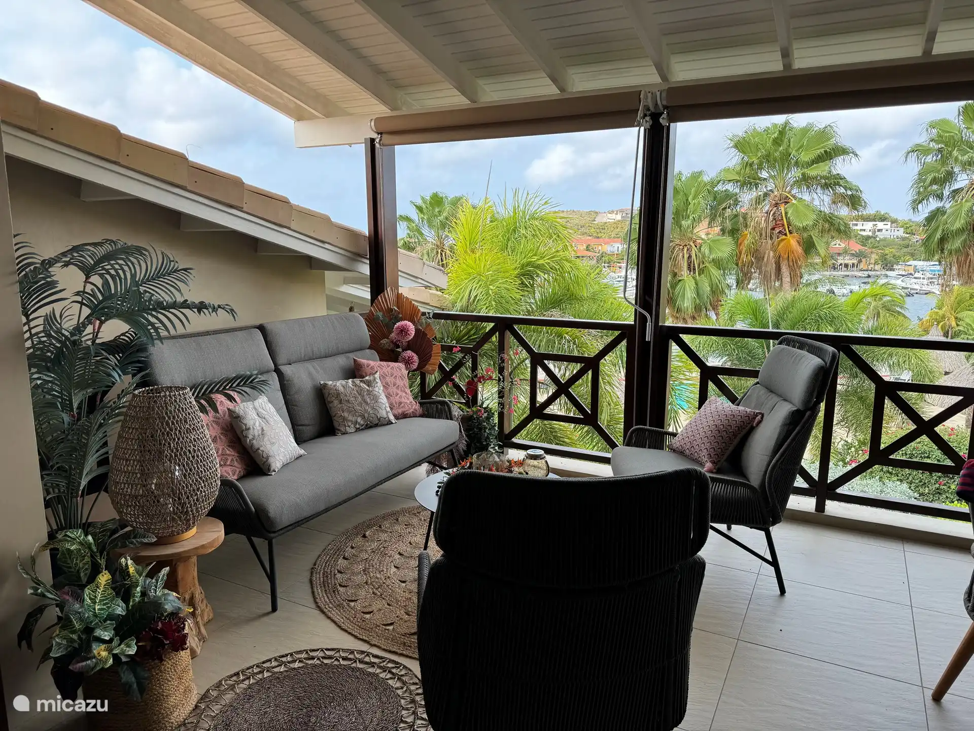 Hier in de ochtend je kop koffie geeft een heerlijk ontspannen gevoel